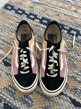 Vans Old Skool Low Top Sneakers in Pink, Peach & Black